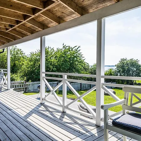 Exclusive Tranquil Villa By The Sea, Boat Available Drottningskär Exterior photo