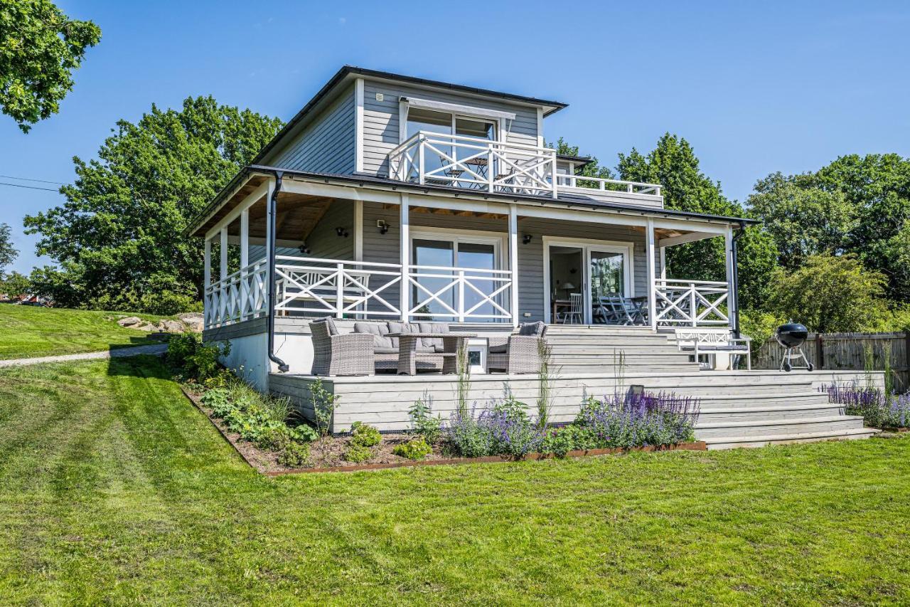 Exclusive Tranquil By The Sea, Boat Available Drottningskar