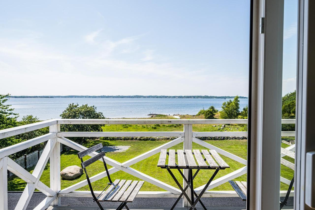 Exclusive Tranquil By The Sea, Boat Available Drottningskar