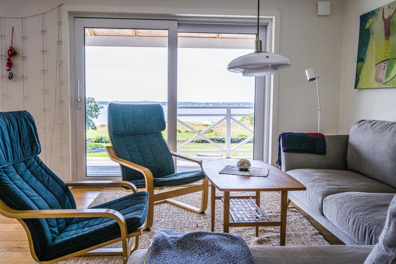 Villa Exclusive Tranquil By The Sea, Boat Available Drottningskar