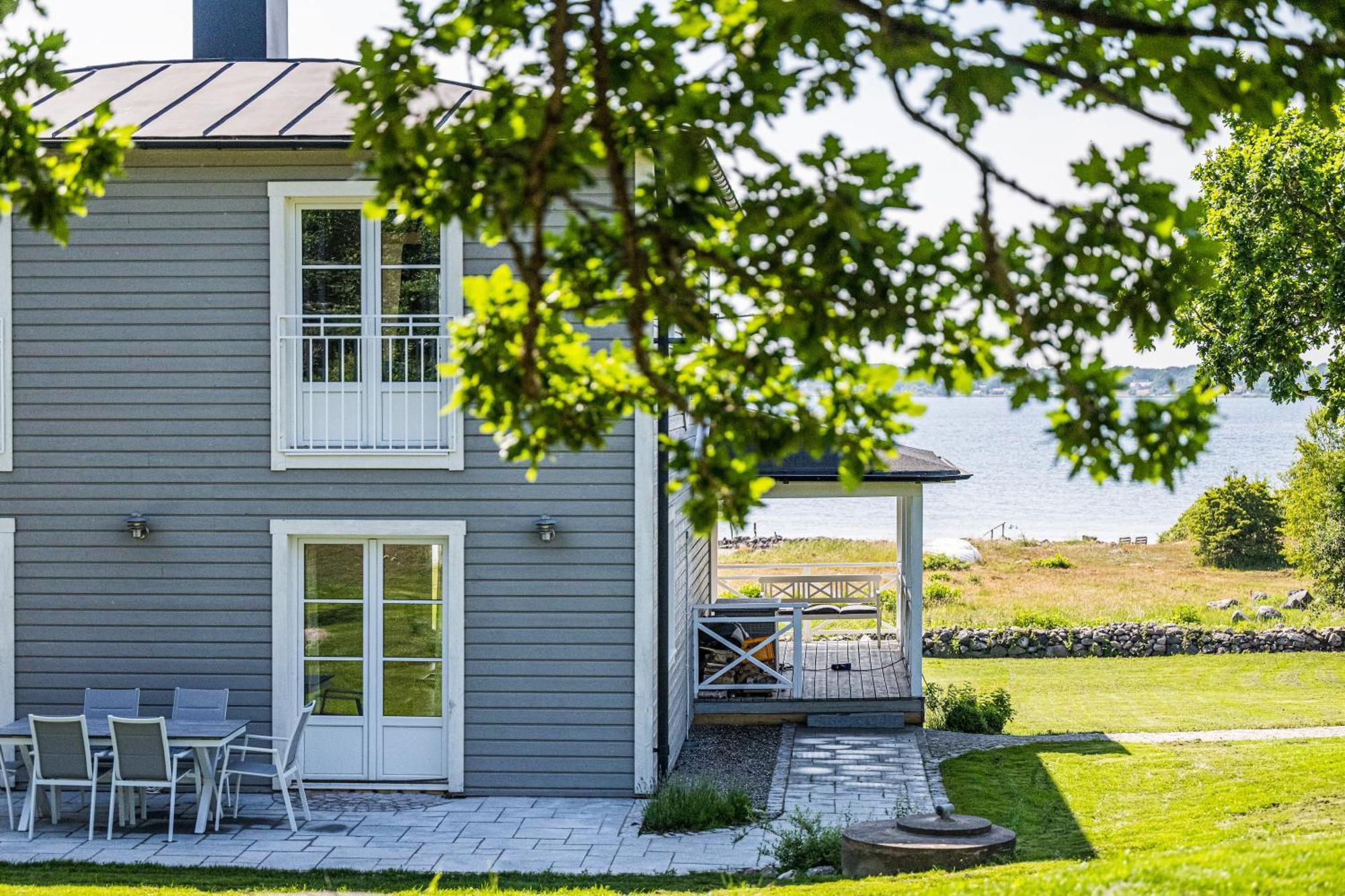 Exclusive Tranquil By The Sea, Boat Available Villa *